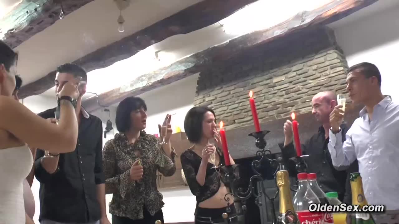 Watch MILFs and babe in amateur group sex after dinner Short Sex Videos - Duration: 05:11 | ePornNEW.