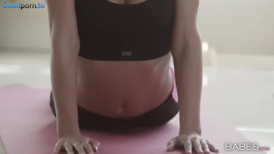 Lesbian Yoga Sex -- Niki Lee Young & Rose Ballantine