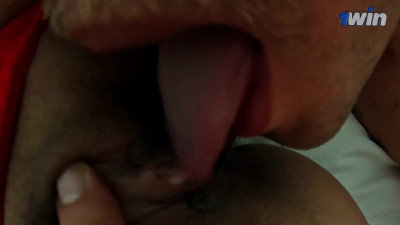 Sexy super-bitch giving bj in pool and getting facial @souaemelly -Best XXX!