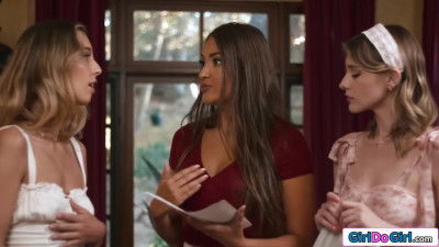 Three new girlfriends decide to celebrate with lesbian sex