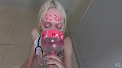 CADELA LEVANDO MIJADA NA BOQUINHA