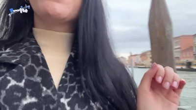 Risky public hookup with a stranger in Venice - the best XXX ever!