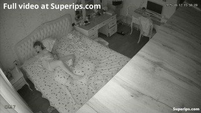 IPCAM – Ukrainian woman masturbates to orgasm