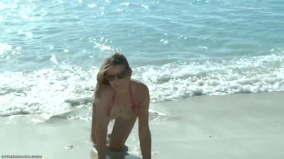 Carli Banks Gets Naked