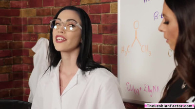 Brunette doctor pussy licking lesbian milf officer