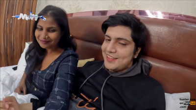 Hotel fuck-fest with Sandhya Bhabhi - hottest XXX porn!