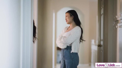 You want to make a one last lesbian memory in your old room?