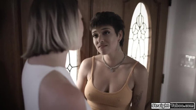 Teens facesit and scissor when her stepmoms friend walks in