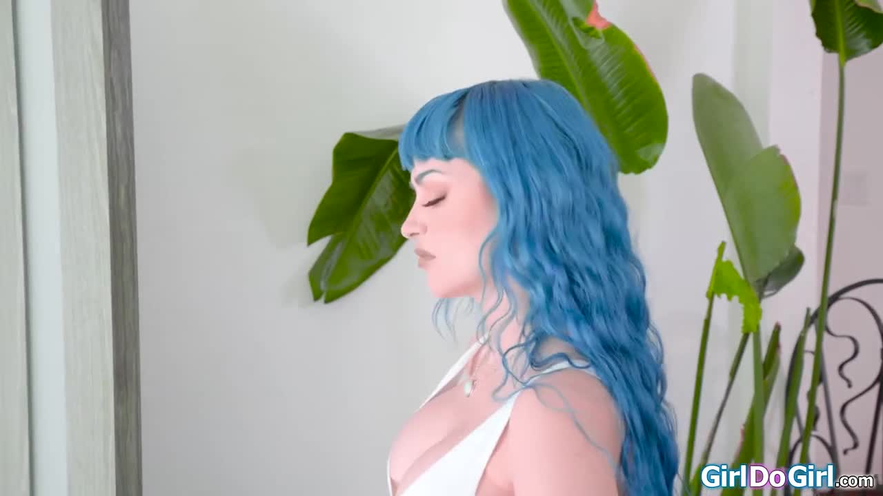 Watch My super hot roommate is nude and now Im getting in the mood Short Sex Videos - Duration: 08:10 | ePornNEW.