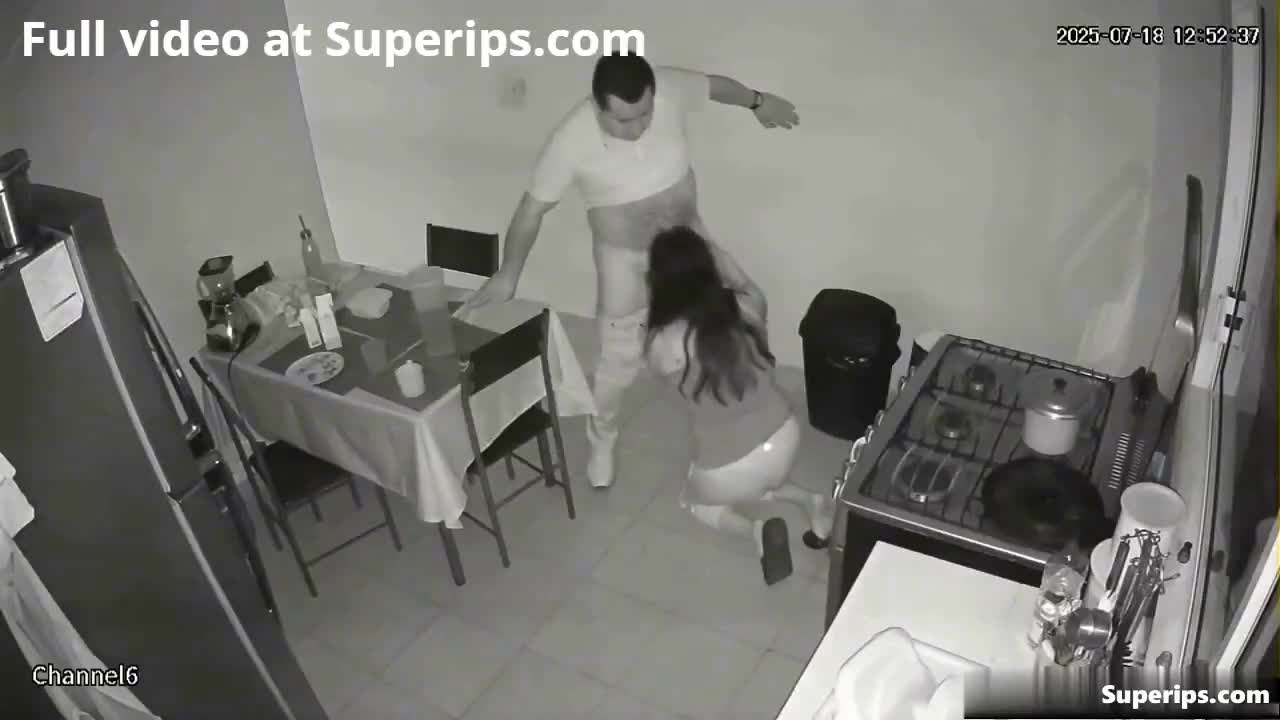 Watch IPCAM – Hot Latina mom gives a blowjob in the kitchen Short Sex Videos - Duration: 02:56 | ePornNEW.