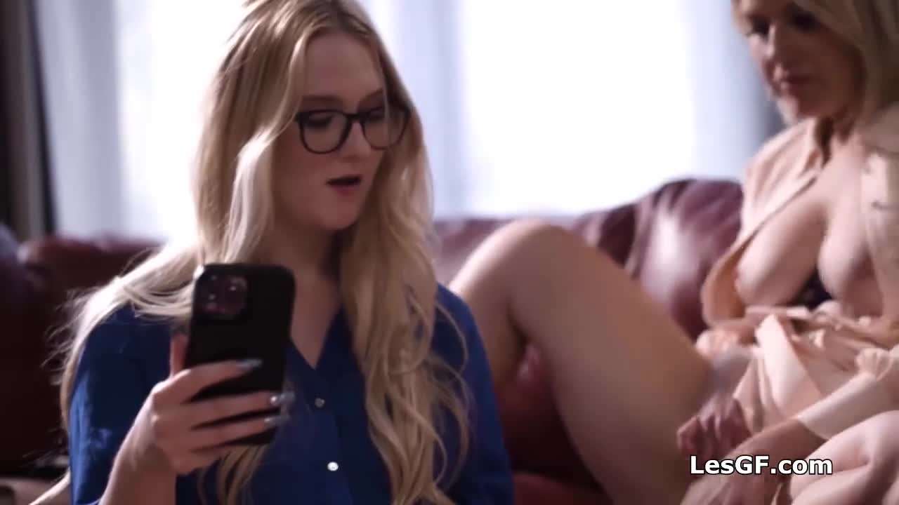 Watch Four busty suburban wives in stockings and lingerie eating pussy on the floor Short Sex Videos - Duration: 06:00 | ePornNEW.