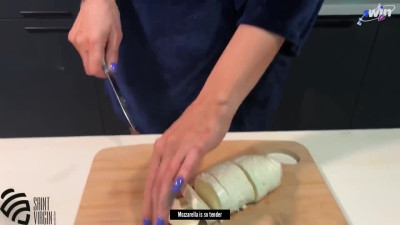 Step mom cooked dinner for her duddy - a real orgasm!