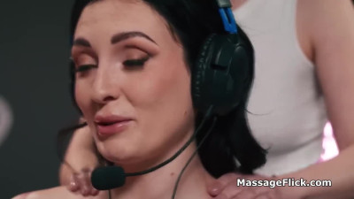 Sexy gamers innocent back rub turns to wild scissoring