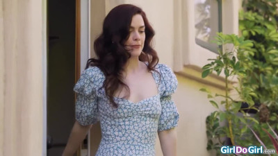 Im so clumsy when I try to impress my super hot new neighbor