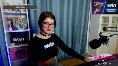 Twitch streamers doggystyle with cum-shot on face! 18 year ultra-cute doll web