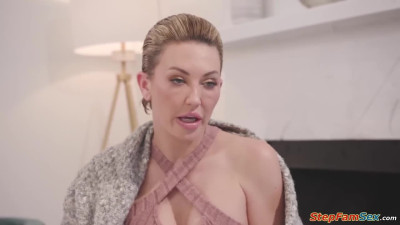 Thats right nobody eat pussy better than your busty stepmom