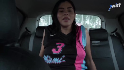 COLOMBIAN TAXI DRIVER FUCKS 9 MONTHS PREGNANT GIRL IN CAR - steaming porno!